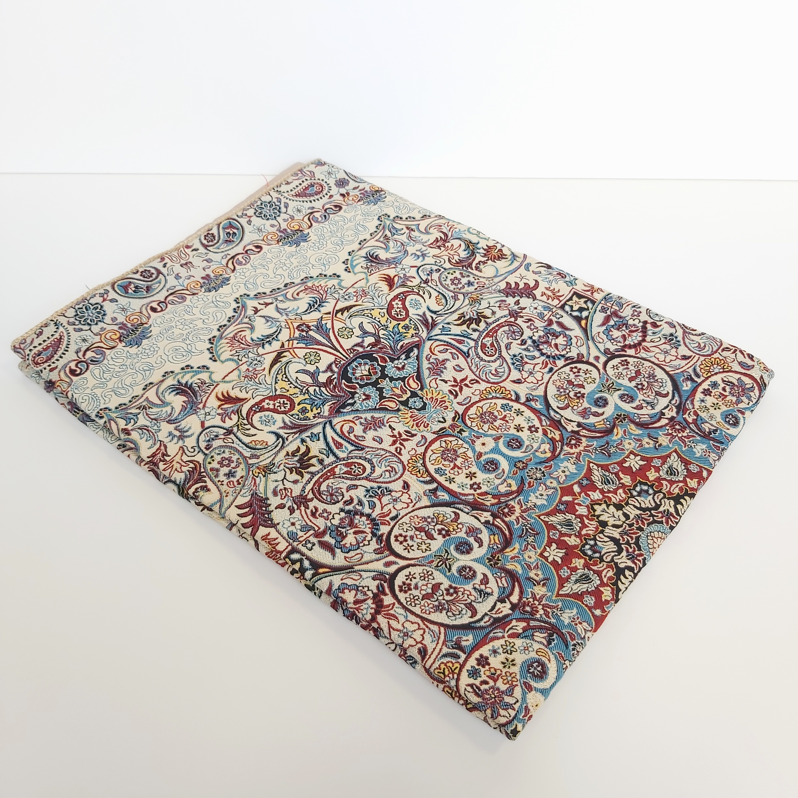 رومیزی ترمه مربع